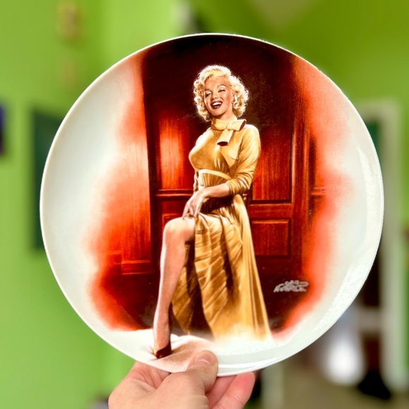 Vintage Collectible Marilyn Monroe Porcelain Wall Hanging Plate Art Decor - Picture 1 of 4